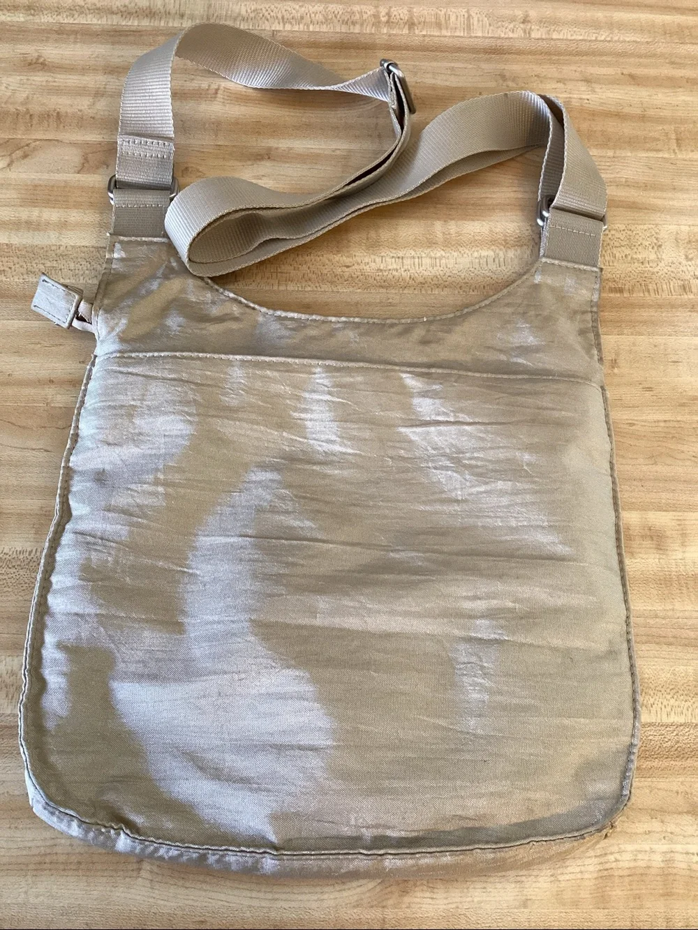 Baggallini Gold Metallic Crossbody Messenger Bag